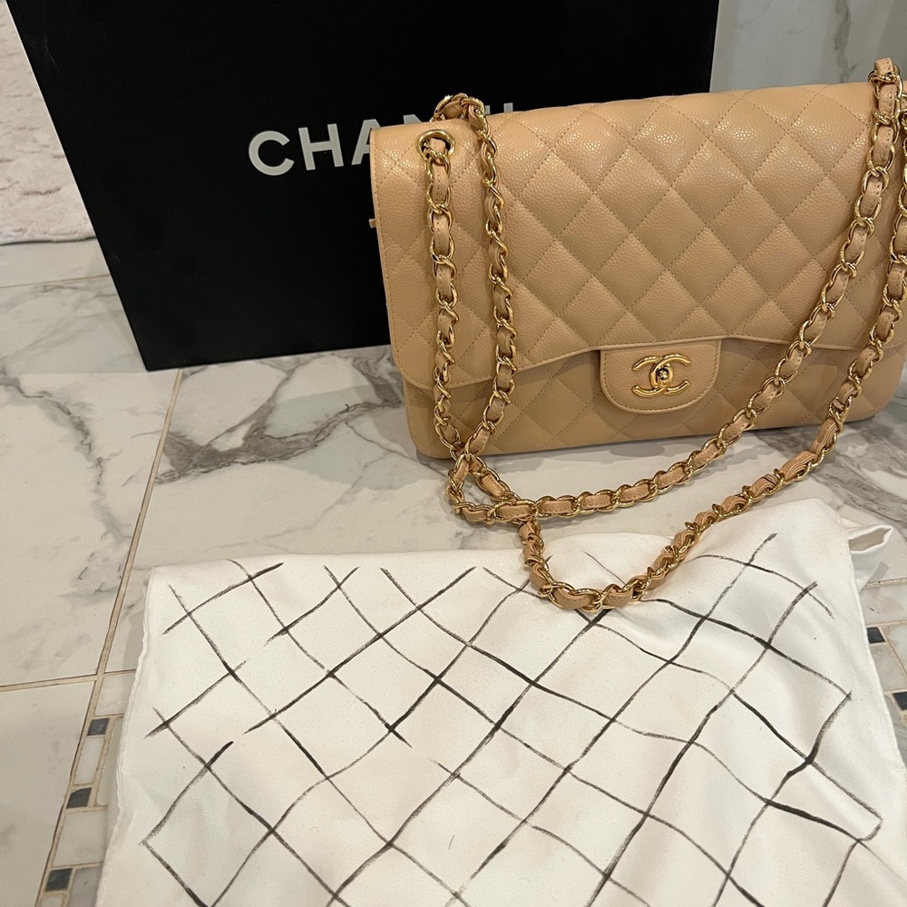 CHANEL Jumbo Beige Quilted Shoulder Bag